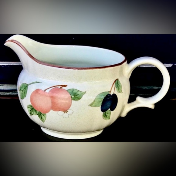 Vintage Discontinued MIKASA Country Classics Dc014 FRUIT PANORAMA Gravy Boat - Picture 2 of 10